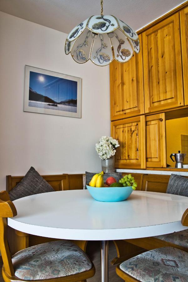 Zentrale Wohnung In St. Moritz Mit Grossem Balkon Zewnętrze zdjęcie
